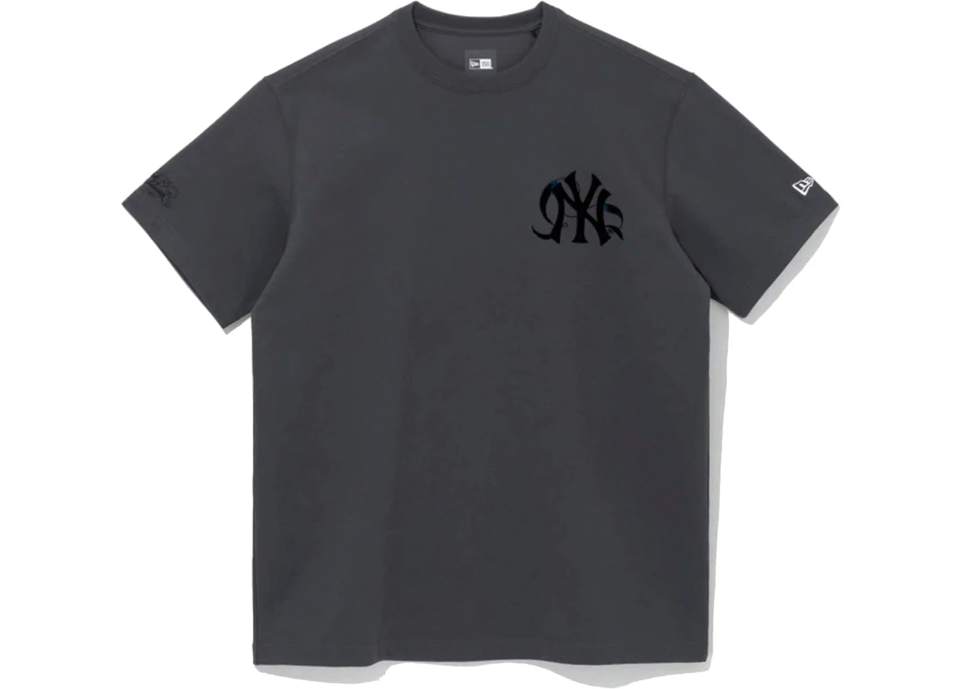 New Era x BTS x MLB Black Swan New York Yankees T-Shirt Charcoal